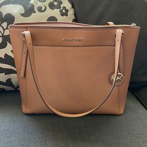 Tan/Brown Michael Kors Purse.